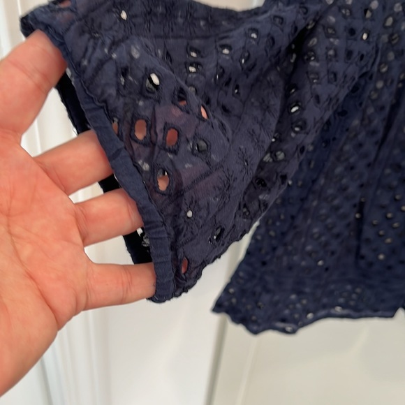 The best top ever - such fun with white shorts - Picture 3 of 6